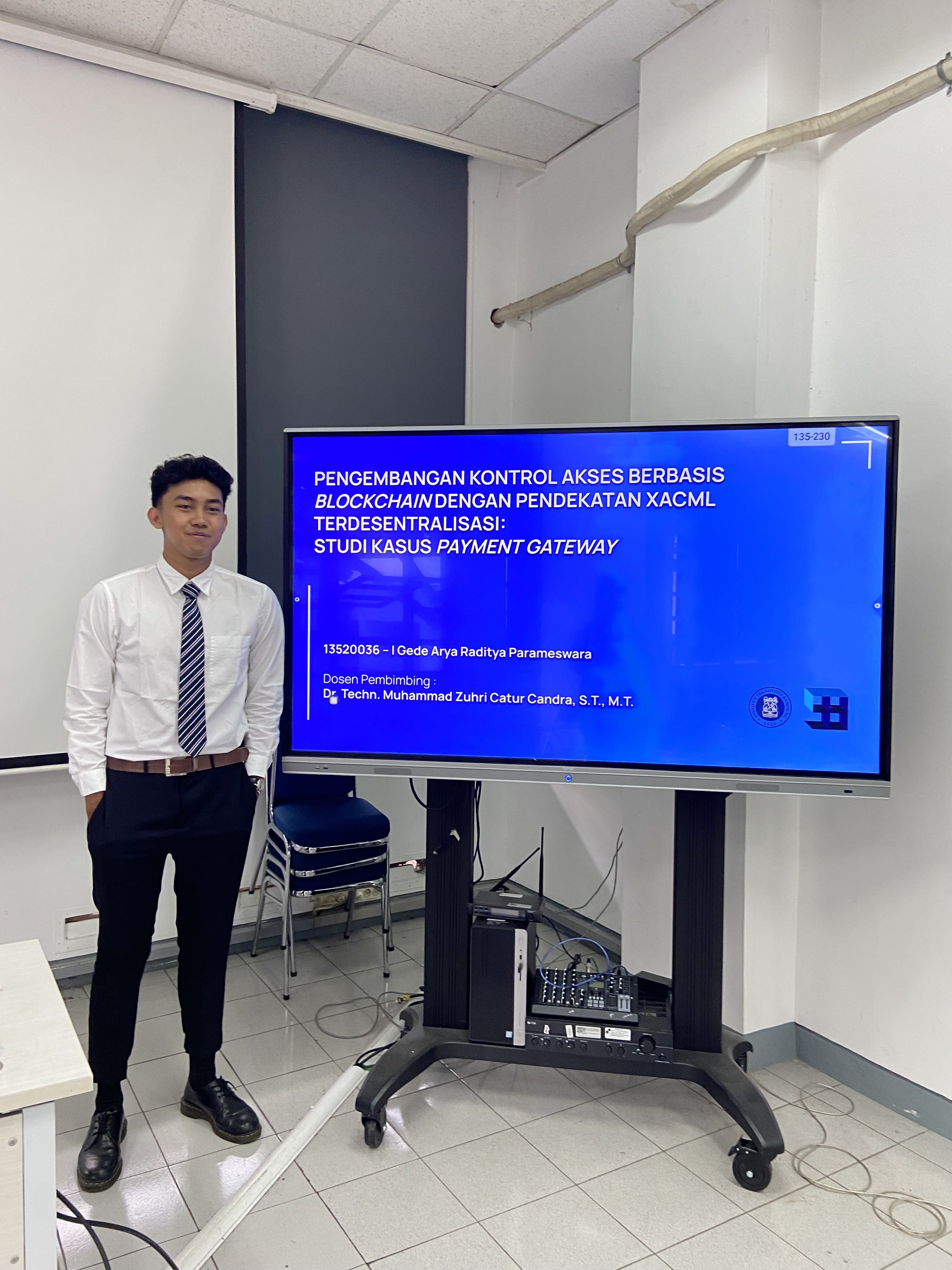 Arya presenting at an event